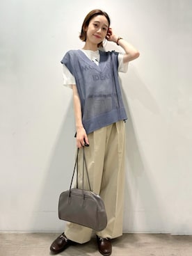 「アイテム（ボストンバッグ、グレー系）」を使った、OPAQUE.CLIPスタッフさん（レディース・161cm）の夏コーディネート