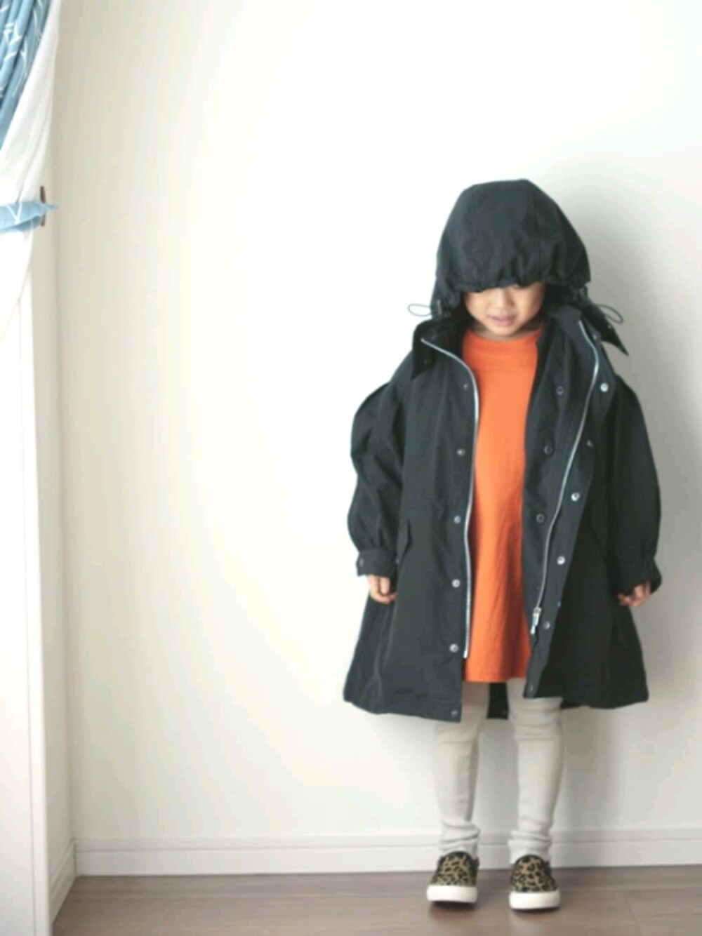 「私の推しブランド、LOWRYS FARM KIDS、チャオパニックティピー(CIAOPANIC TYPY)、モッズコート、カジュアルコーデ、冬コーデ」｜「CIAOPANIC TYPYのアイテム（Tシャツ/カットソー、オレンジ系）」を使った、yuyuさん（キッズ・100cm）の冬コーディネートの1枚目の写真