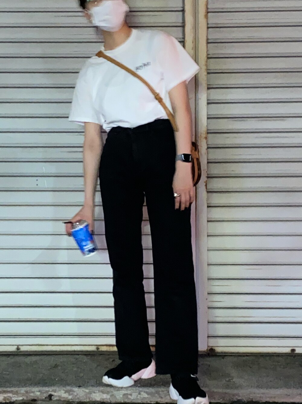 「URBAN RESEARCHのアイテム（Tシャツ/カットソー、ホワイト系）」を使った、フウカさん（レディース・164cm）の秋コーディネートの1枚目の写真