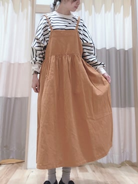「アイテム（ジャンパースカート、オレンジ系）」を使った、yuさん（レディース・166cm）の秋コーディネート