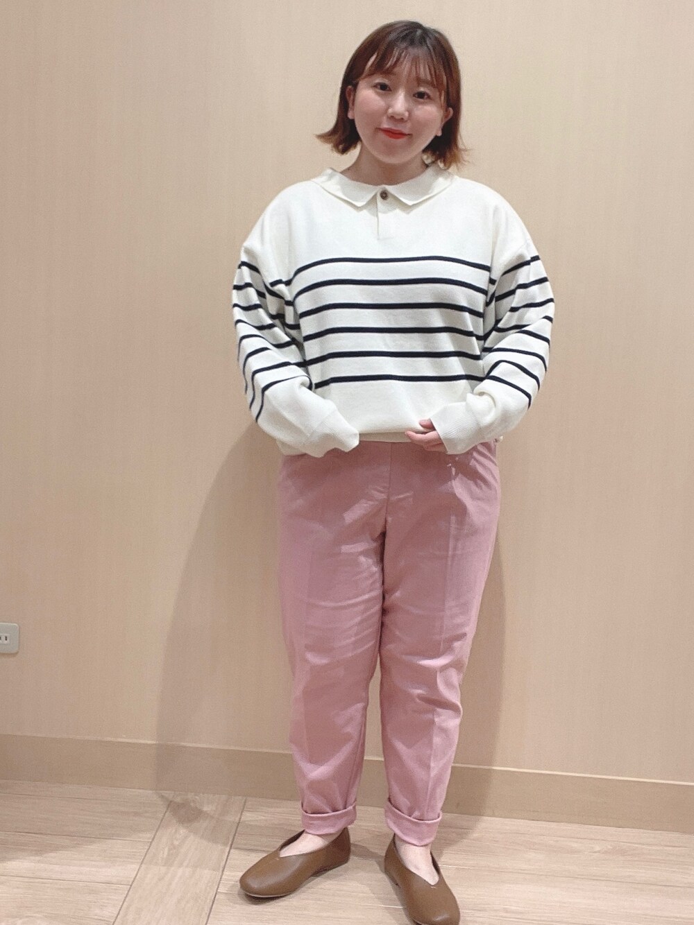 「私の推しブランド、kazumi、kazumiコラボ、ニット、studio clip、スタディオクリップ(studio CLIP)、春コーデ、ゆるコーデ、低身長コーデ、ショルダーバッグ、ボーダー、アウター、パンツスタイル、パンプス」｜「studio CLIPの柔らかコンフォートパンプス（パンプス、ブラウン系）」を使った、み と ず と きさん（レディース・152cm）の冬コーディネートの3枚目の写真