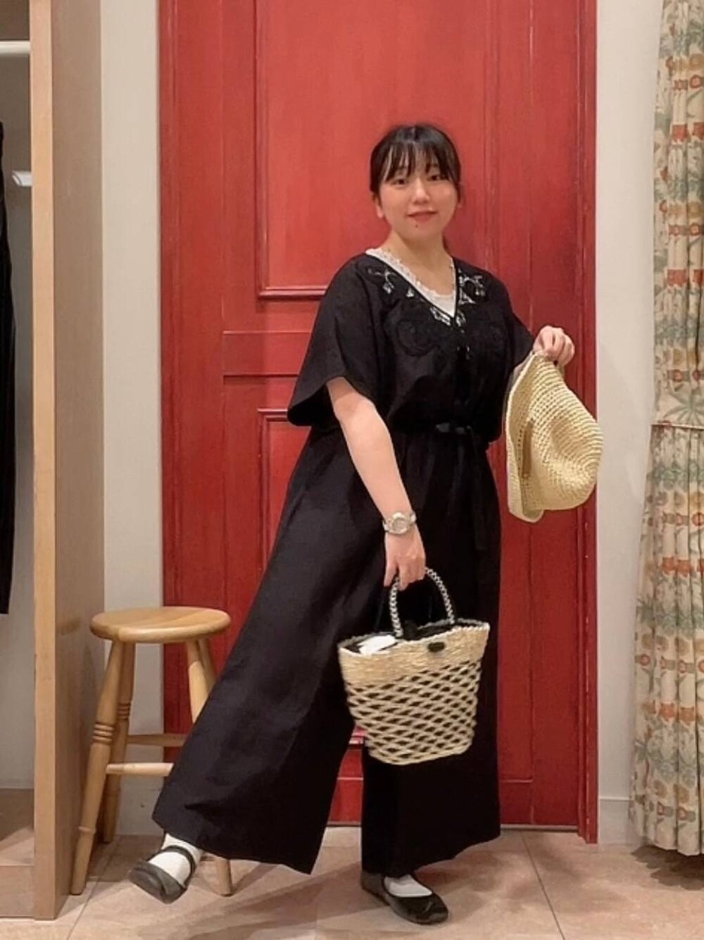 「低身長、カジュアル、ベーシック/シンプル、studio CLIP」｜「studio CLIPのメイズメッシュカゴバッグ（かごバッグ、ブラック系）」を使った、み と ず と きさん（レディース・152cm）の夏コーディネートの1枚目の写真