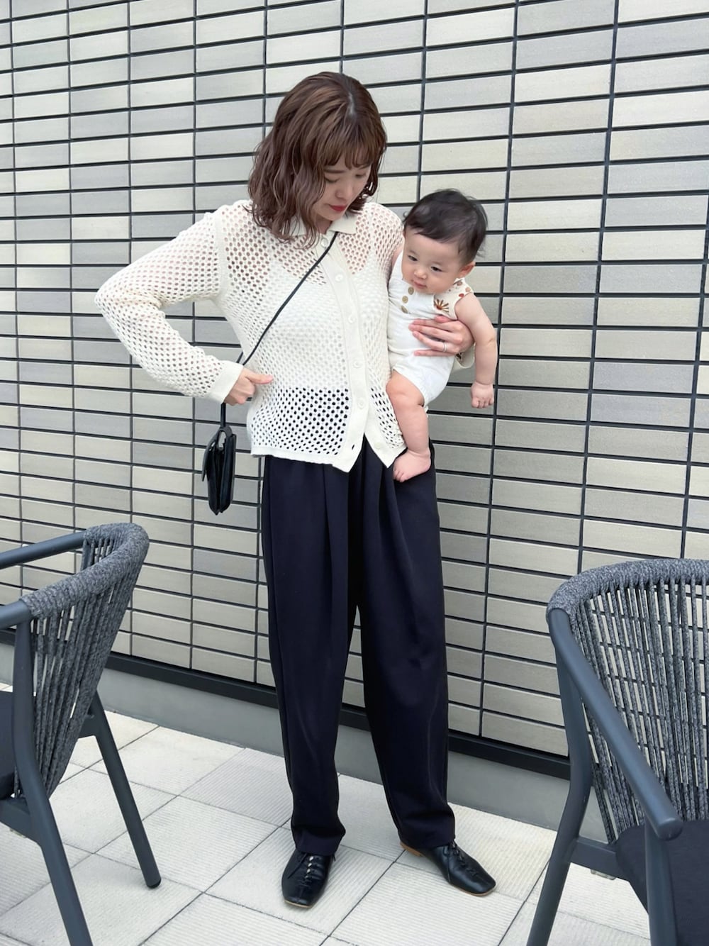 「メッシュニット、メッシュシャツ、襟付きニット、秋服まるっと大公開、UNIQLO、ユニクロ、スラックス、スウェットパンツ、オトナカジュアル、秋服準備はじめました、秋コーデ、シンプルスタイル、高身長女子、シャツスタイル、シャツ」｜「BEAUTY&YOUTH UNITED ARROWSのアイテム（ニット/セーター、ホワイト系）」を使った、モモコさん（レディース・166cm）の秋コーディネートの1枚目の写真