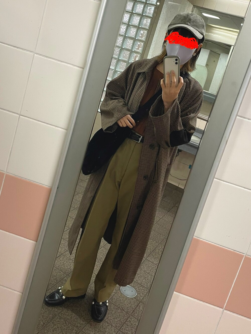 「BEAMS BOY、カジュアルコーデ、チノパン」｜「ZARAのアイテム（ローファー、ブラック系）」を使った、偲央さん（レディース・165cm）の冬コーディネートの1枚目の写真