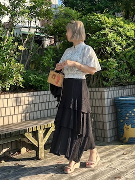 「花柄」｜「アイテム（スカート、ブラック系）」を使った、おしゃれ豆知識💡のSERINAさん（レディース・164cm）の夏コーディネート