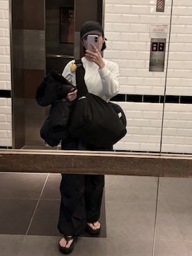 「OOFOS(ウーフォス)のアイテム」を使った、アイリさん(レディース・155cm)の冬コーディネート