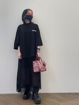 「L.H.P（エルエイチピー）のアイテム（Tシャツ/カットソー）」を使った、IZUHARA MAYUさん（レディース・155cm）の夏コーディネート
