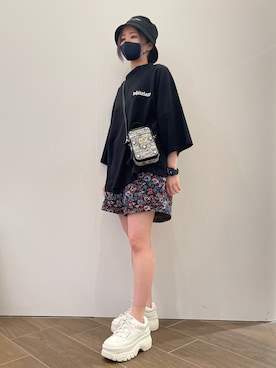 「L.H.P（エルエイチピー）のアイテム（Tシャツ/カットソー）」を使った、IZUHARA MAYUさん（レディース・155cm）の夏コーディネート