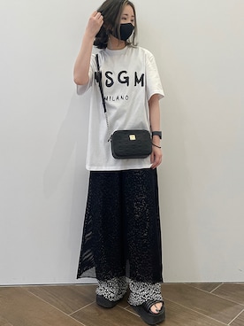 「MSGM（エムエスジーエム）のアイテム」を使った、IZUHARA MAYUさん（レディース・155cm）の夏コーディネート
