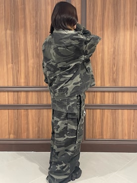 「アイテム（デニムジャケット）」を使った、IZUHARA MAYUさん（レディース・155cm）の秋コーディネート