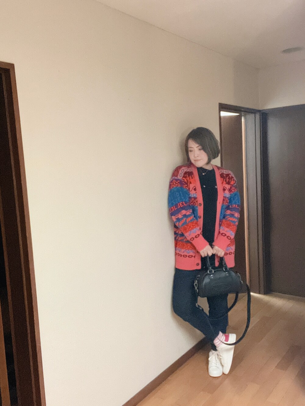 「ディーゼル、Diesel、jogg jeans、バッグ、カーディガン、ニット、高身長女子、ぽっちゃり」｜「DIESELのアイテム（カーディガン/ボレロ、ピンク系）」を使った、kazuさん（レディース・170cm）の冬コーディネートの1枚目の写真