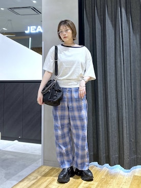 「JEANASIS（ジーナシス）のチェーンハンドルキンチャクBAG/1023355（ショルダーバッグ、ブラック系）」を使った、マキ（JEANASiS）さん（レディース・165cm）の夏コーディネート