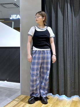 「JEANASIS（ジーナシス）のパジャマチェックイージーパンツ/1050423（その他パンツ、ブルー系）」を使った、マキ（JEANASiS）さん（レディース・165cm）の夏コーディネート