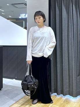 「JEANASIS（ジーナシス）のチェーンハンドルキンチャクBAG/1023355（ショルダーバッグ、ブラック系）」を使った、マキ（JEANASiS）さん（レディース・165cm）の夏コーディネート