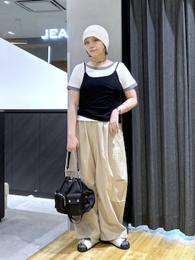 「JEANASIS（ジーナシス）のチェーンハンドルキンチャクBAG/1023355（ショルダーバッグ、ブラック系）」を使った、マキ（JEANASiS）さん（レディース・165cm）の夏コーディネート