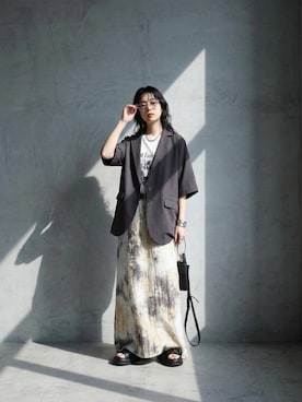 「antiqua（アンティカ）のIライン 総柄 スカート（Skirt、グレー系）」を使った、antiquaさん（レディース・160cm）の春コーディネート