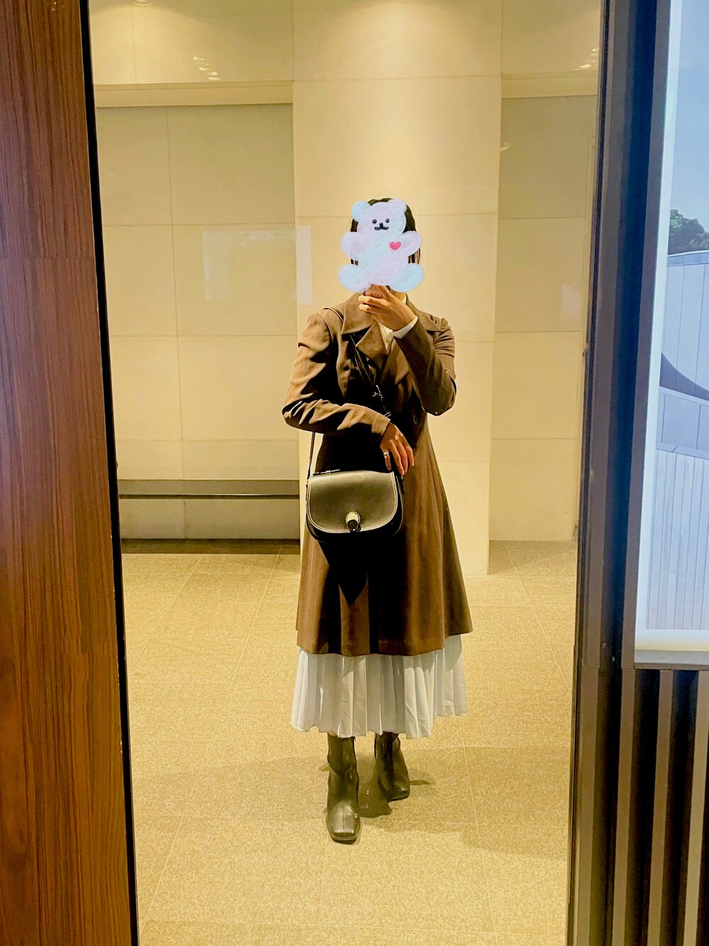 「Calvin Klein、oldcalvinklein、agnes b.、UNIQLO、STUDIOUS、springstyle、vintage style、ootd、古着コーデ、春のNewスタイル、春ファッション、春服コーデ、おでかけコーデ、おしゃれさんと繋がりたい、思い出アウトフィット」｜「Calvin Kleinのアイテム（シャツ/ブラウス、ホワイト系）」を使った、💙🦋🐬さん（レディース・163cm）の春コーディネートの1枚目の写真