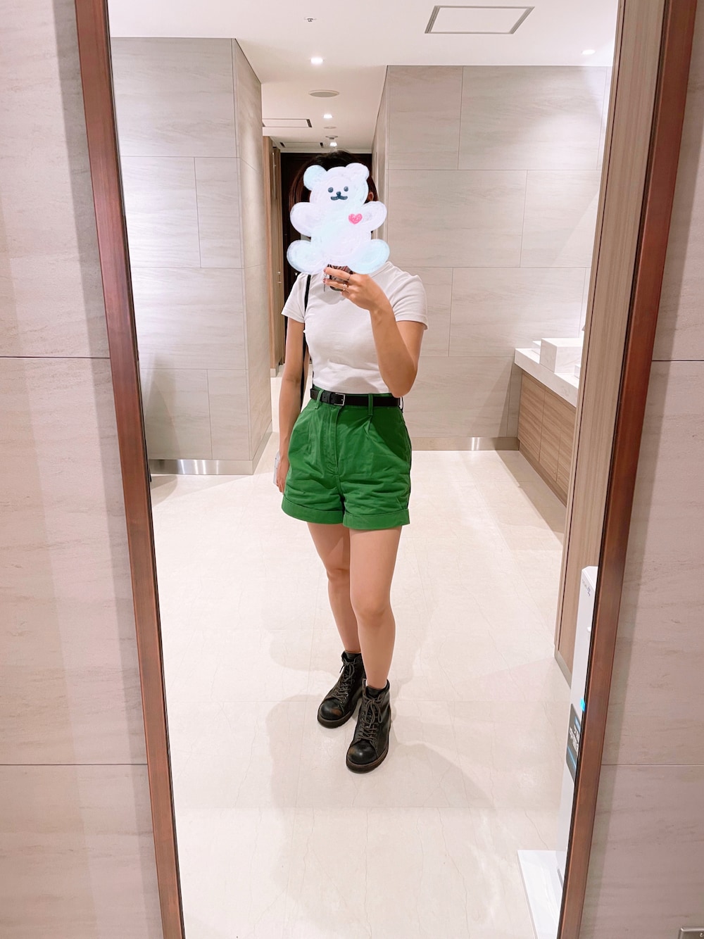 「ZARA、UNIQLO、moussy、summer style、クロップドトップス、おしゃれさんと繋がりたい、ootd、思い出アウトフィット」｜「ZARAのアイテム（Tシャツ/カットソー、ホワイト系）」を使った、💙🦋🐬さん（レディース・163cm）の夏コーディネートの1枚目の写真