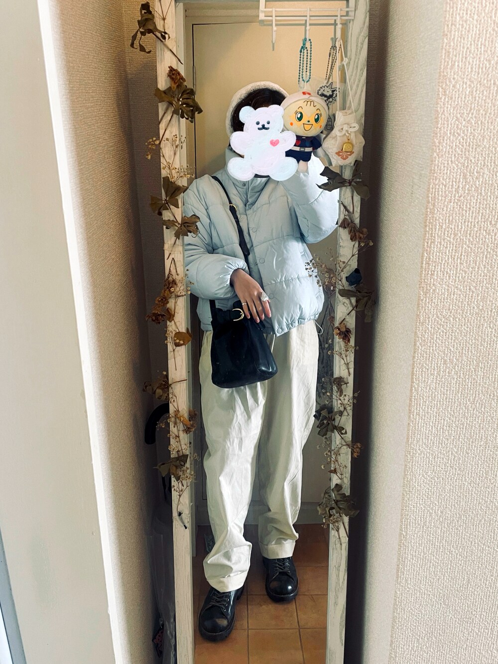 「Ray BEAMS、Levi's、COACH、vintage coach、Polo Ralph Lauren、vintage polo、冬コーデ、WINTER STYLE、おしゃれさんと繋がりたい、ootd、思い出アウトフィット」｜「Ray BEAMSのアイテム（イヤーマフ、ホワイト系）」を使った、💙🦋🐬さん（レディース・163cm）の冬コーディネートの1枚目の写真
