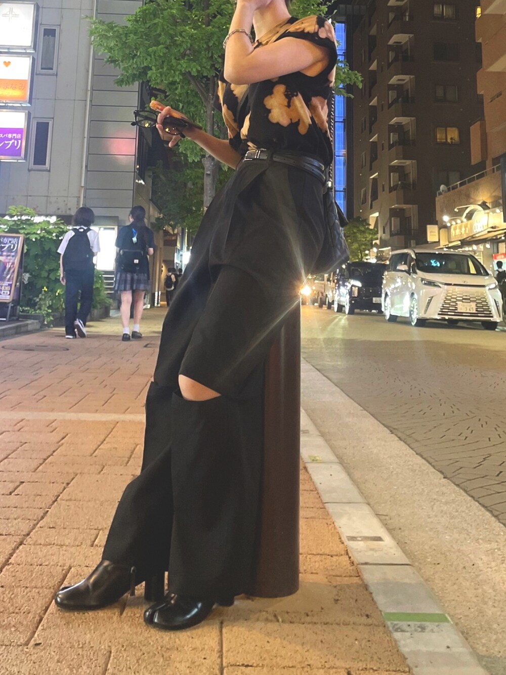 「夏ファッション、ootd、outfit、outfitoftheday、fashion、fashion blogger」｜「VACANCYのマルチスリットスラックスパンツ（スラックス、ブラック系）」を使った、Misaki さん（骨格ナチュラル・レディース・162cm）の夏コーディネートの1枚目の写真