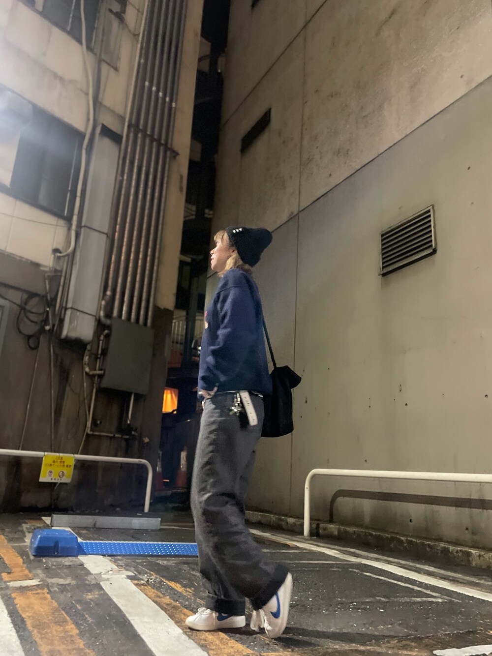 「お洒落さんとつながりたい、ootd、lookbook、古着、古着MIX、古着好きな人と繋がりたい」｜「NIKEのアイテム（スニーカー、ブルー系）」を使った、Misaki さん（骨格ナチュラル・レディース・162cm）の春コーディネートの1枚目の写真