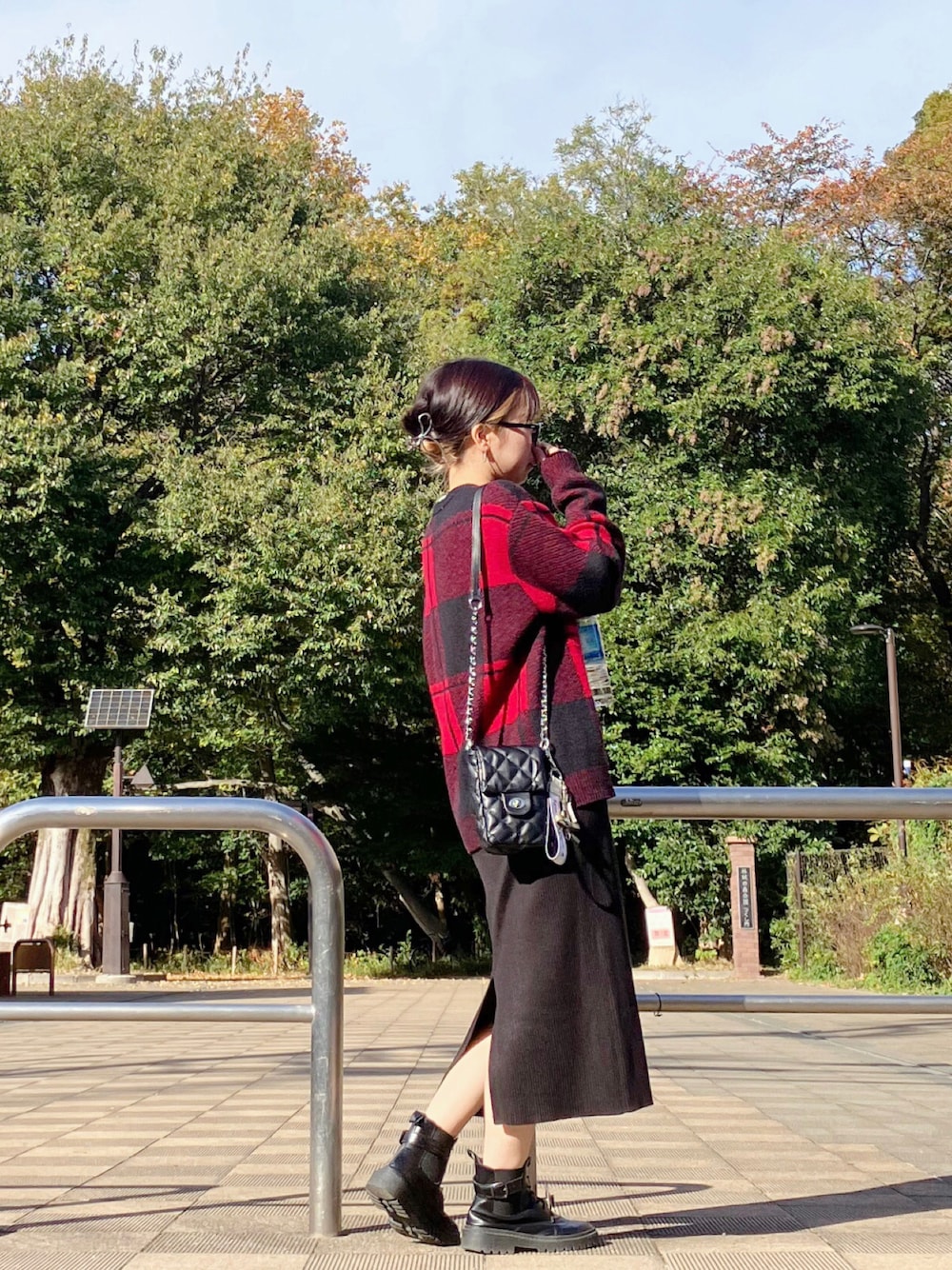 「The DUFFER of ST.GEORGEのBIG CHECK KNIT：ビッグチェック柄 ニット（ニット/セーター、レッド系）」を使った、Misaki さん（骨格ナチュラル・レディース・162cm）の冬コーディネートの1枚目の写真