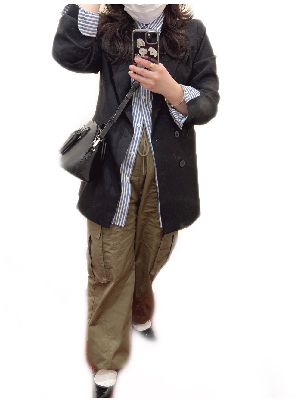 「休日コーデ、カジュアル、今日のコーデ、低身長コーデ、ootd、ユニクロ、メンズライク、黒ジャケット、カーゴパンツ」｜「GUのアイテム（ジャケット/アウター、ブラック系）」を使った、糸さん（レディース・150cm）の冬コーディネートの1枚目の写真