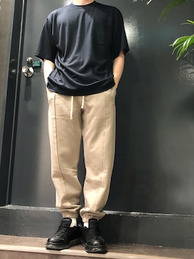 「B'2nd（ビーセカンド）のアイテム（スニーカー）」を使った、岡田さん（メンズ・172cm）の夏コーディネート