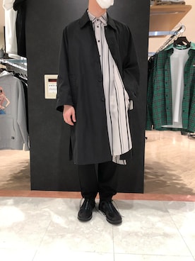 「A4A（エーフォーエー）のアイテム（ステンカラーコート）」を使った、岡田さん（メンズ・172cm）の春コーディネート