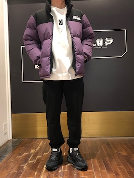 「A4A（エーフォーエー）のアイテム（スウェット）」を使った、岡田さん（メンズ・172cm）の冬コーディネート