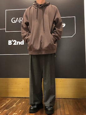 「B'2nd（ビーセカンド）のアイテム（レッグウェア）」を使った、岡田さん（メンズ・172cm）の秋コーディネート
