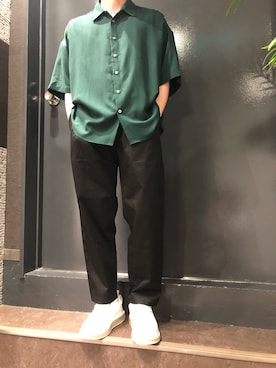 「B'2nd（ビーセカンド）のアイテム（スニーカー）」を使った、岡田さん（メンズ・172cm）の夏コーディネート