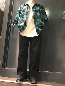 「B'2nd（ビーセカンド）のアイテム（スニーカー）」を使った、岡田さん（メンズ・172cm）の夏コーディネート