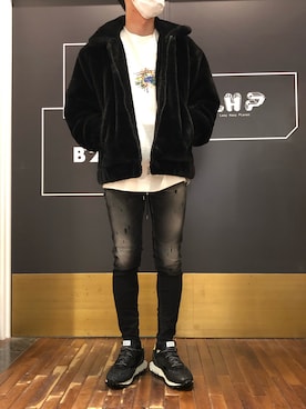 「A4A（エーフォーエー）のアイテム（スウェット）」を使った、岡田さん（メンズ・172cm）の冬コーディネート