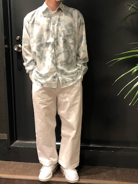 「B'2nd（ビーセカンド）のアイテム（スニーカー）」を使った、岡田さん（メンズ・172cm）の夏コーディネート