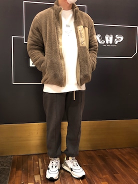 「A4A（エーフォーエー）のアイテム（スウェット）」を使った、岡田さん（メンズ・172cm）の秋コーディネート