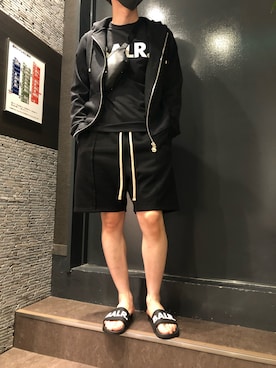 「BALR.（ボーラー）のアイテム（サンダル）」を使った、岡田さん（メンズ・172cm）の夏コーディネート