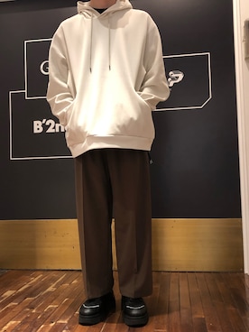 「B'2nd（ビーセカンド）のアイテム（レッグウェア）」を使った、岡田さん（メンズ・172cm）の秋コーディネート