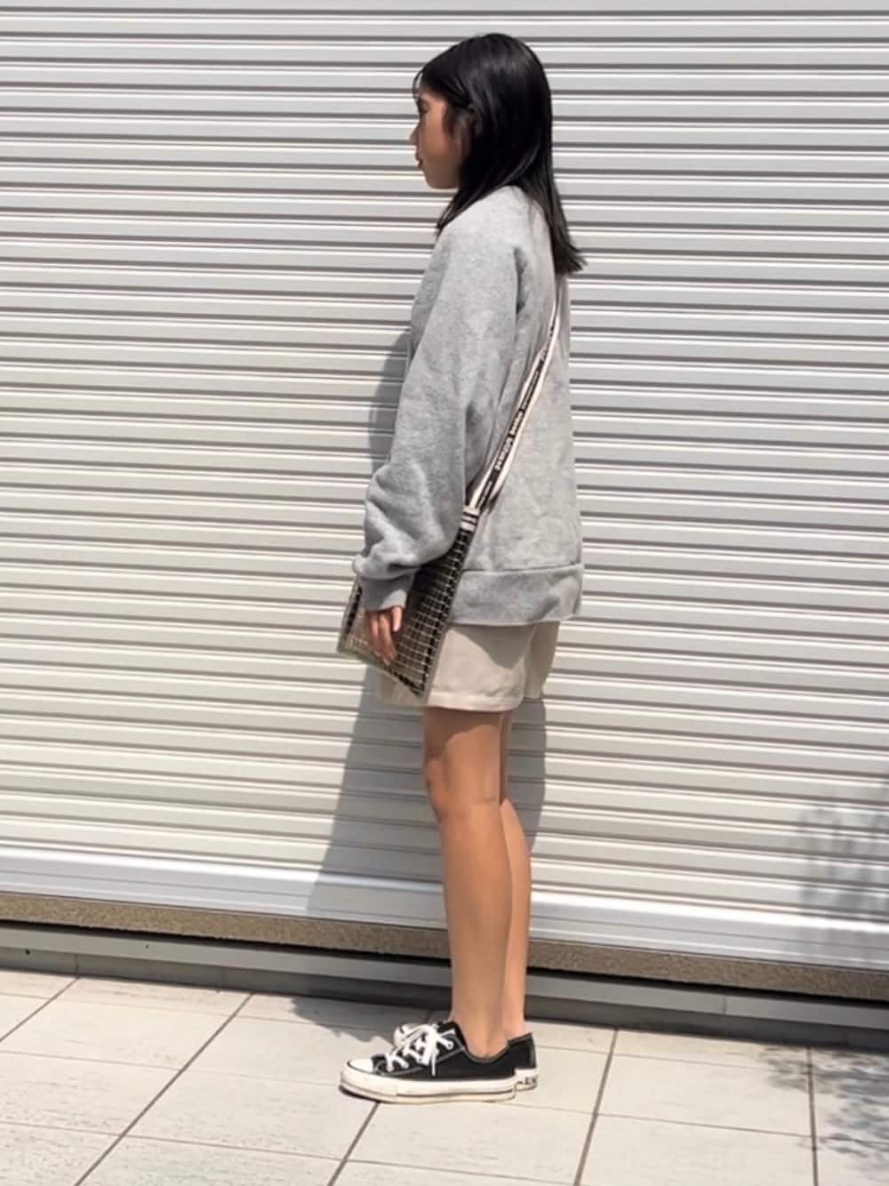 「春服みてみて、低身長、低身長コーデ、シンプル、スウェット、スウェットコーデ、リネン、ハーフパンツ、ショートパンツ、スニーカー」｜「THE SHINZONEのTHE SHINZONE/シンゾーン　コモンスウェット　COMMON SWEAT（スウェット、グレー系）」を使った、yuuunaさん（キッズ・152cm）の春コーディネートの1枚目の写真