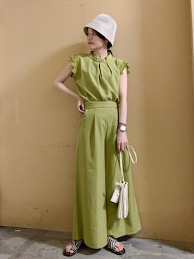 「アイテム（音楽/本・雑誌）」を使った、marinaさん（レディース・158cm）の夏コーディネート