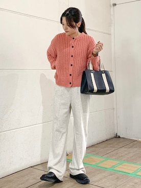 「アイテム（音楽/本・雑誌）」を使った、marinaさん（レディース・158cm）の秋コーディネート