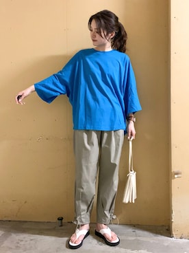 「アイテム（音楽/本・雑誌）」を使った、marinaさん（レディース・158cm）の春コーディネート