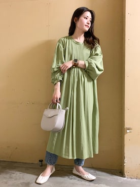 「春カラー」｜「アイテム（音楽/本・雑誌）」を使った、marinaさん（レディース・158cm）の春コーディネート