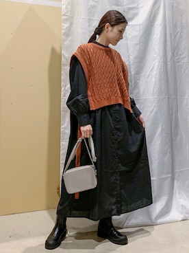 「アイテム（音楽/本・雑誌）」を使った、marinaさん（レディース・158cm）の秋コーディネート