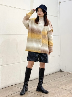 「グラデーションニット」｜「アイテム（音楽/本・雑誌）」を使った、marinaさん（レディース・158cm）の冬コーディネート