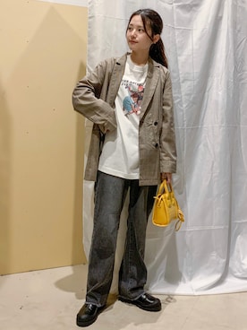 「アイテム（音楽/本・雑誌）」を使った、marinaさん（レディース・158cm）の秋コーディネート