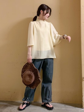 「アイテム（音楽/本・雑誌）」を使った、marinaさん（レディース・158cm）の春コーディネート