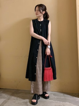 「アイテム（音楽/本・雑誌）」を使った、marinaさん（レディース・158cm）の春コーディネート