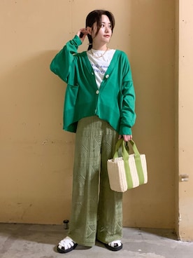 「春カラー」｜「アイテム（音楽/本・雑誌）」を使った、marinaさん（レディース・158cm）の春コーディネート