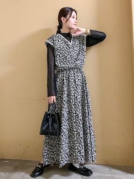 「アイテム（音楽/本・雑誌）」を使った、marinaさん（レディース・158cm）の秋コーディネート